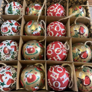 Boîte Métallique Boules de Noël HO HO HO - Chocolats François Doucet (coloris aléatoires)