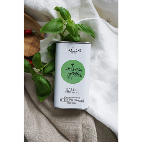 Olivenöl mit frisch angereichertem Basilikum – Kalios